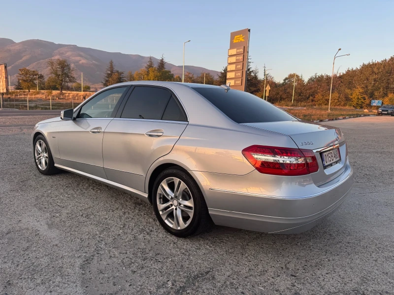 Mercedes-Benz E 220 CDI, Avantgarde , снимка 5 - Автомобили и джипове - 52408566