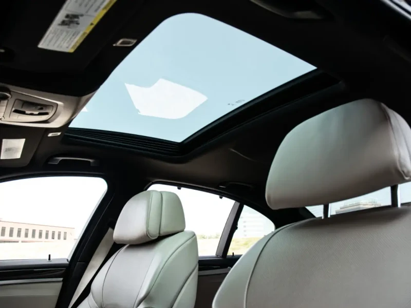 BMW 550 M-PACK* HEAD-UP* NAVI* 8ZF* KEYLESS* SHODOWLINE, снимка 10 - Автомобили и джипове - 52456757