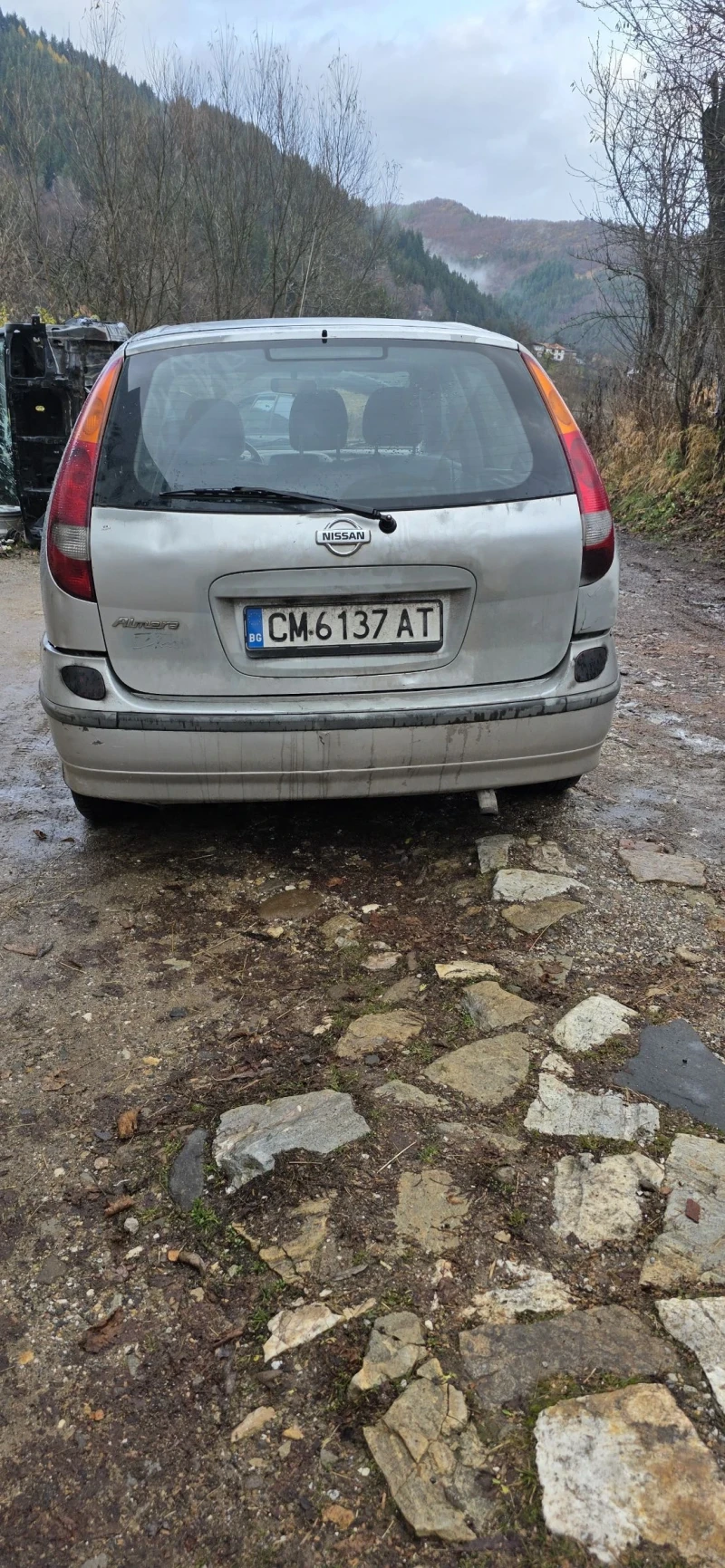 Nissan Almera tino 1.8i, снимка 4 - Автомобили и джипове - 52498263