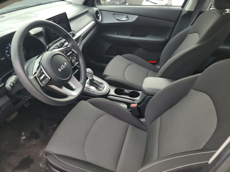 Kia Forte LXS, снимка 7 - Автомобили и джипове - 53212141