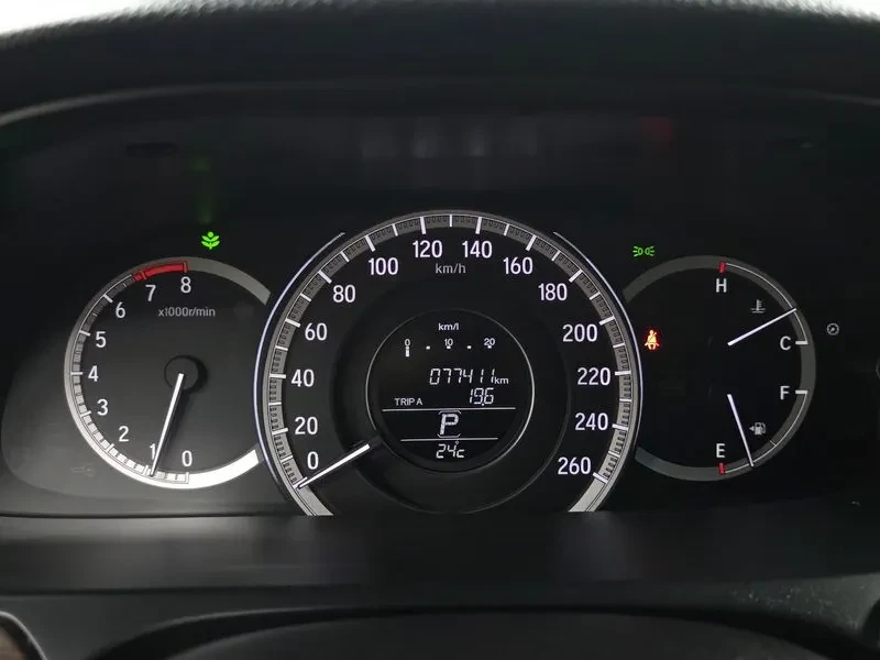 Honda Accord 2.4 9Th Generation, снимка 8 - Автомобили и джипове - 55841747