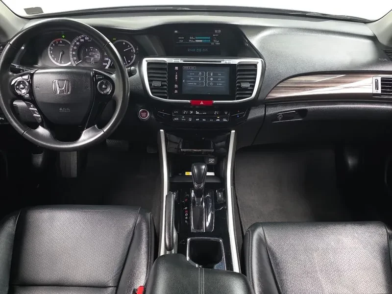 Honda Accord 2.4 9Th Generation, снимка 7 - Автомобили и джипове - 55841747