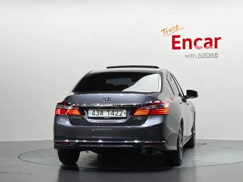 Honda Accord 2.4 9Th Generation, снимка 4 - Автомобили и джипове - 55841747