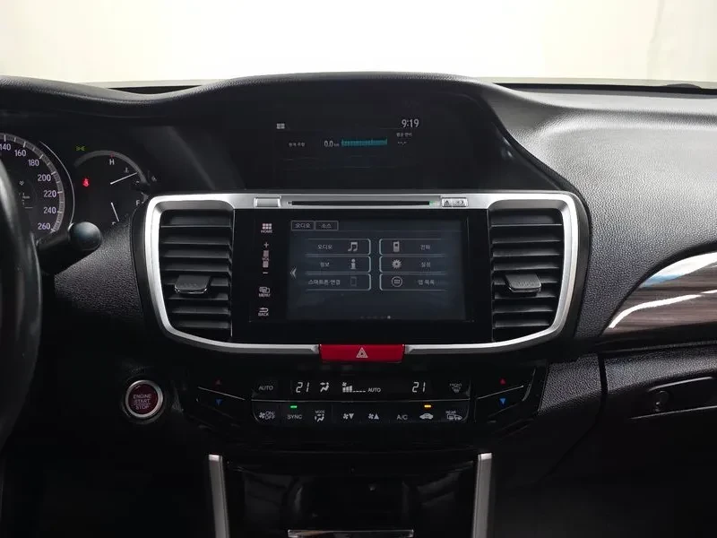 Honda Accord 2.4 9Th Generation, снимка 13 - Автомобили и джипове - 55841747
