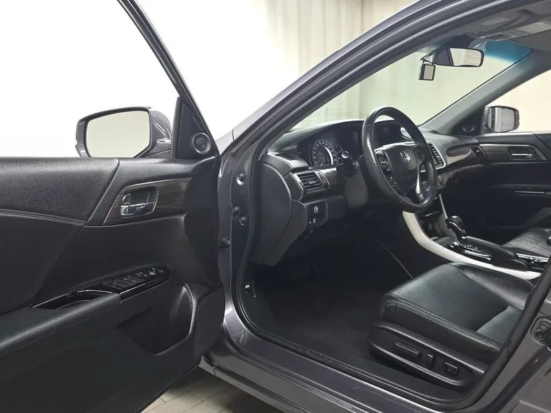 Honda Accord 2.4 9Th Generation, снимка 10 - Автомобили и джипове - 55841747