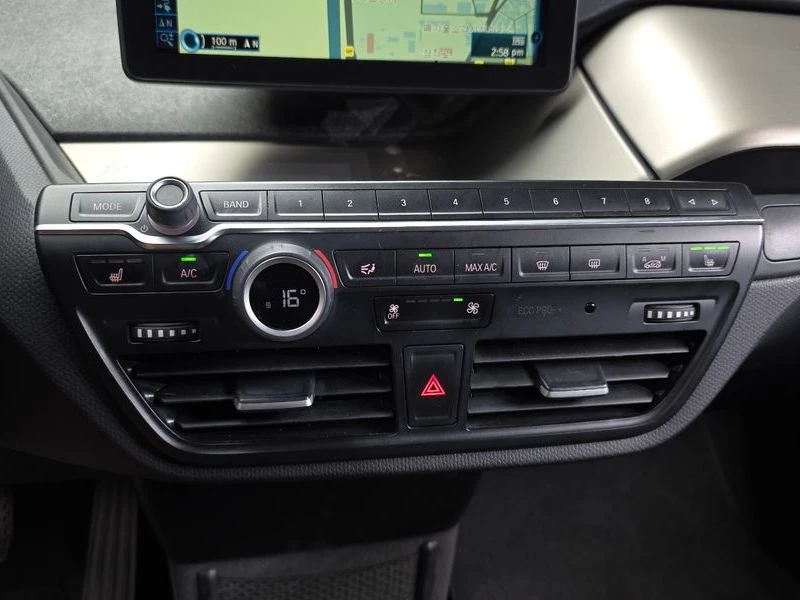 BMW i3 LUX| 170к.с., снимка 15 - Автомобили и джипове - 56368694