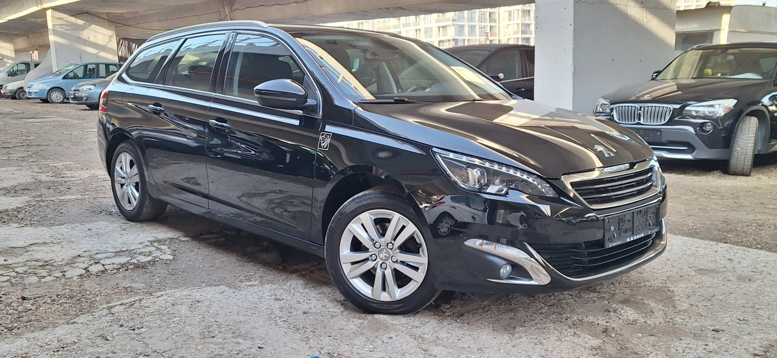 Peugeot 308 1.6 e hdi 115kc 6ck Navi Led Xenon  euro 6b - изображение 2