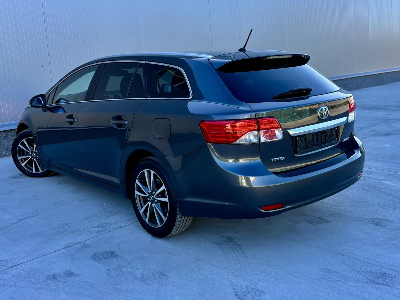 Toyota Avensis 2.0D4d/126кс/Германия/Facelift/Камера/Подгрев - изображение 4