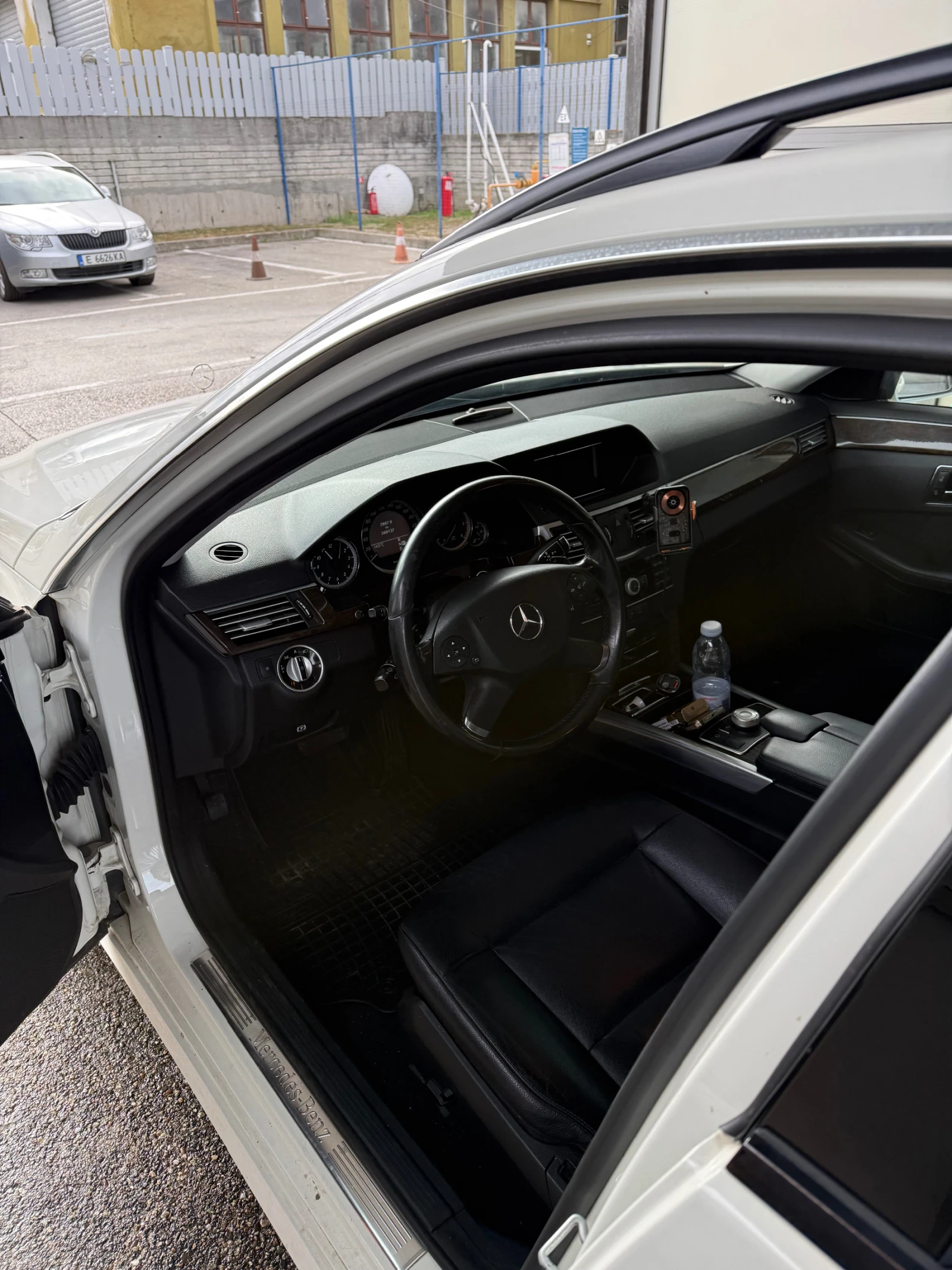 Mercedes-Benz E 350 CDI 4matic 231hp зимни гуми+ летни - изображение 6