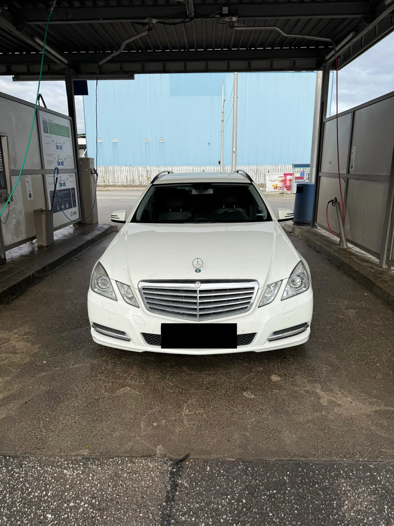 Mercedes-Benz E 350 CDI 4matic 231hp зимни гуми+ летни | Mobile.bg — изображение 1