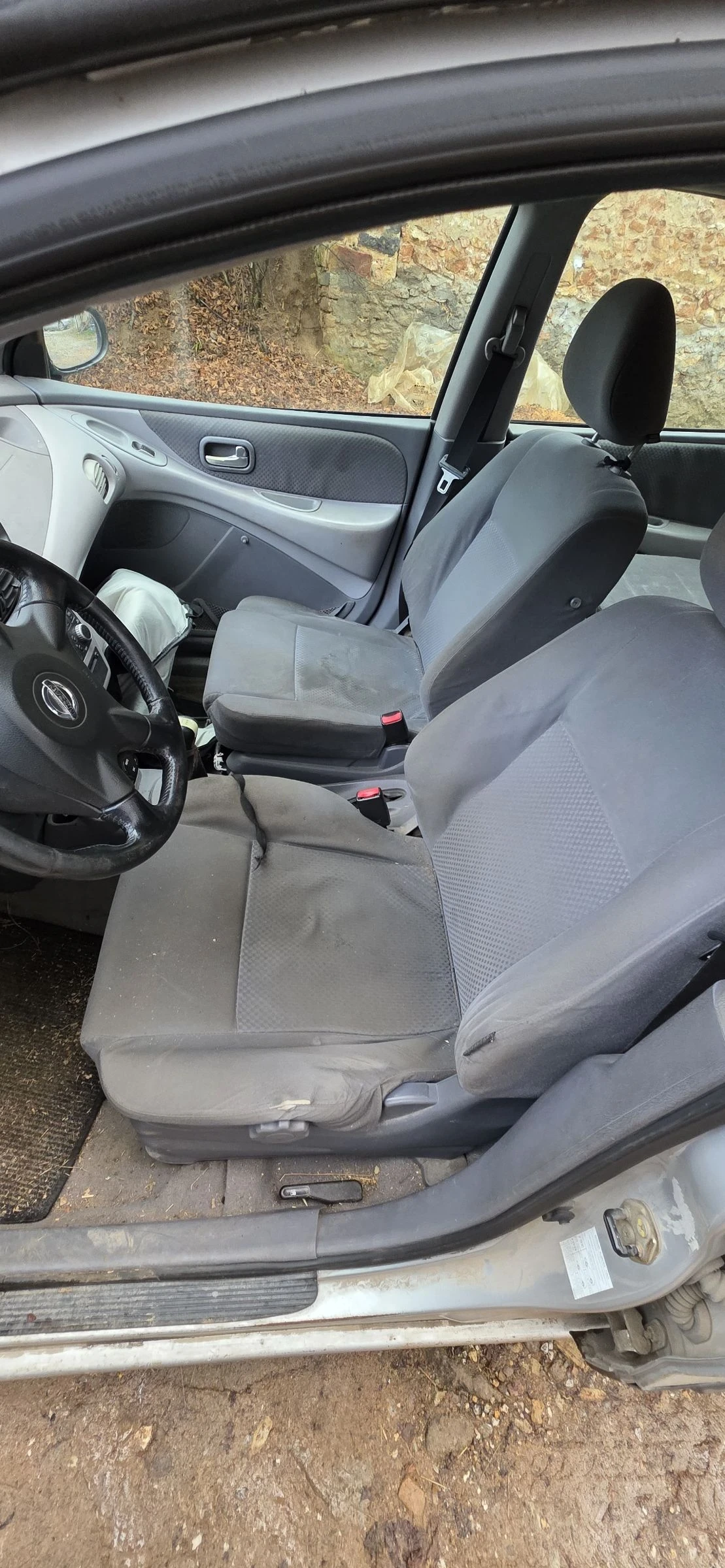 Nissan Almera tino 1.8i - изображение 7