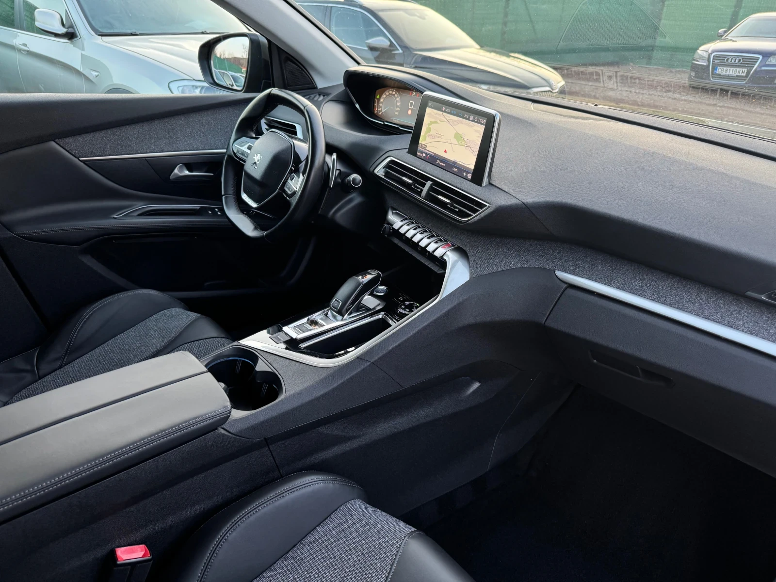 Peugeot 3008 1.5HDI EAT-8 Allure, снимка 13 - Автомобили и джипове - 53738617