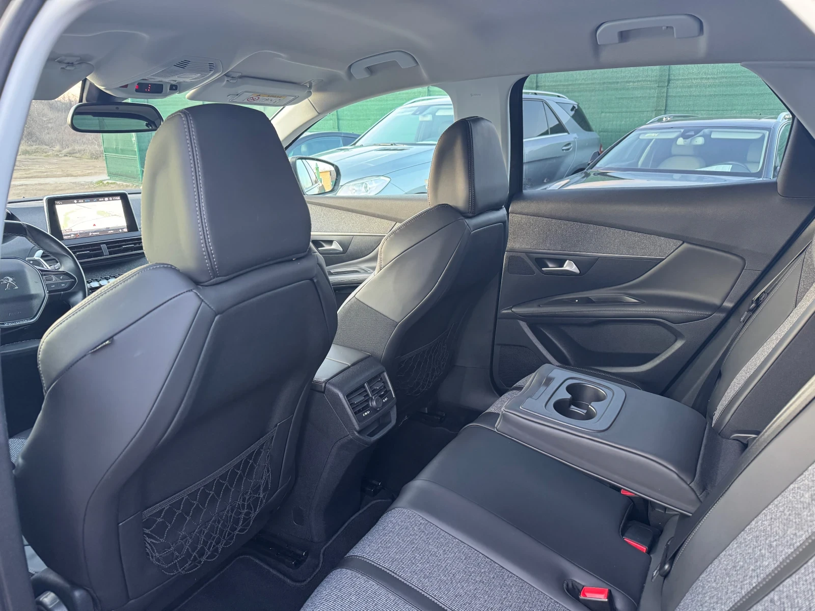 Peugeot 3008 1.5HDI EAT-8 Allure, снимка 12 - Автомобили и джипове - 53738617