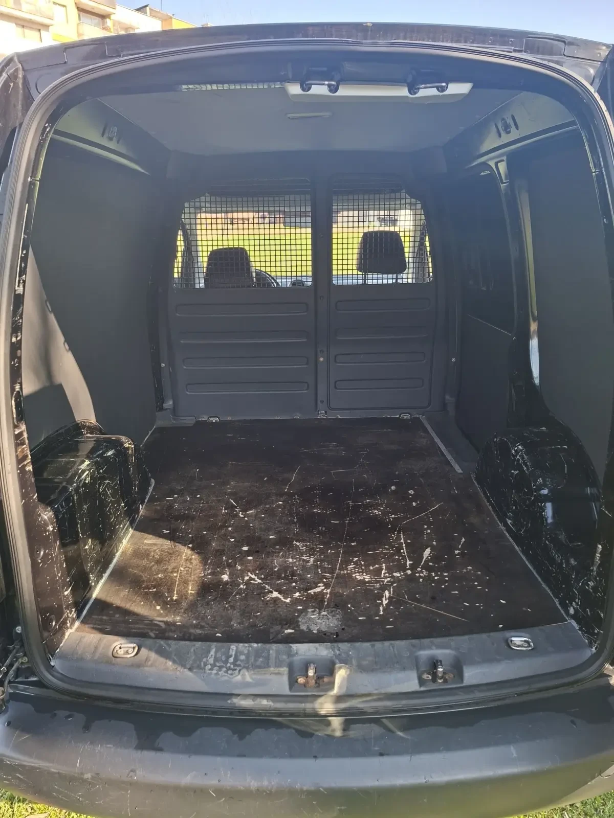 VW Caddy 1.6TDI, снимка 9 - Автомобили и джипове - 53750709