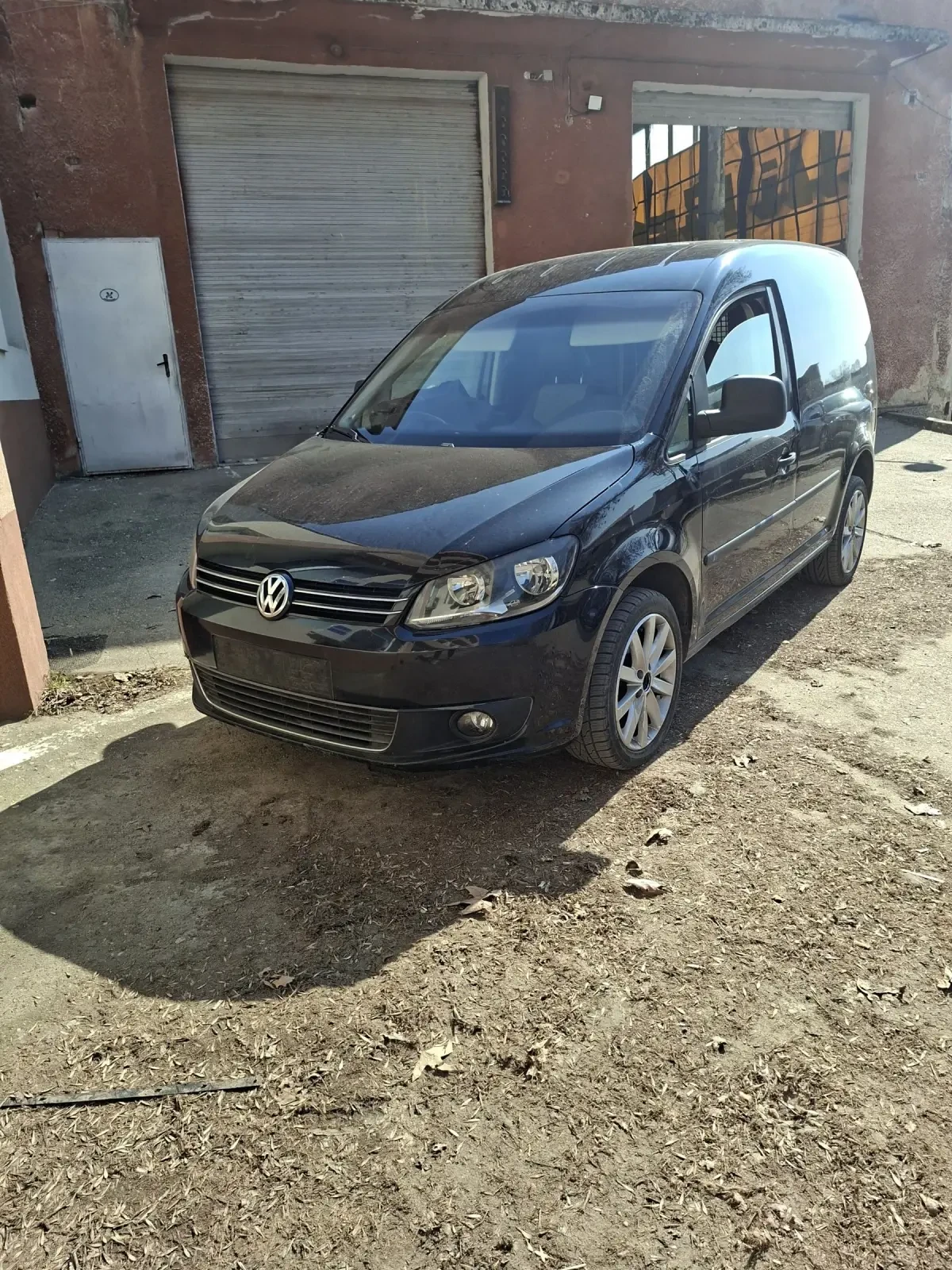 VW Caddy 1.6TDI, снимка 15 - Автомобили и джипове - 53750709