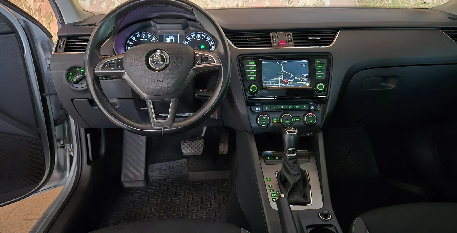 Skoda Octavia JOY 1.6 TDI 110PS Automatik , снимка 15 - Автомобили и джипове - 53902799