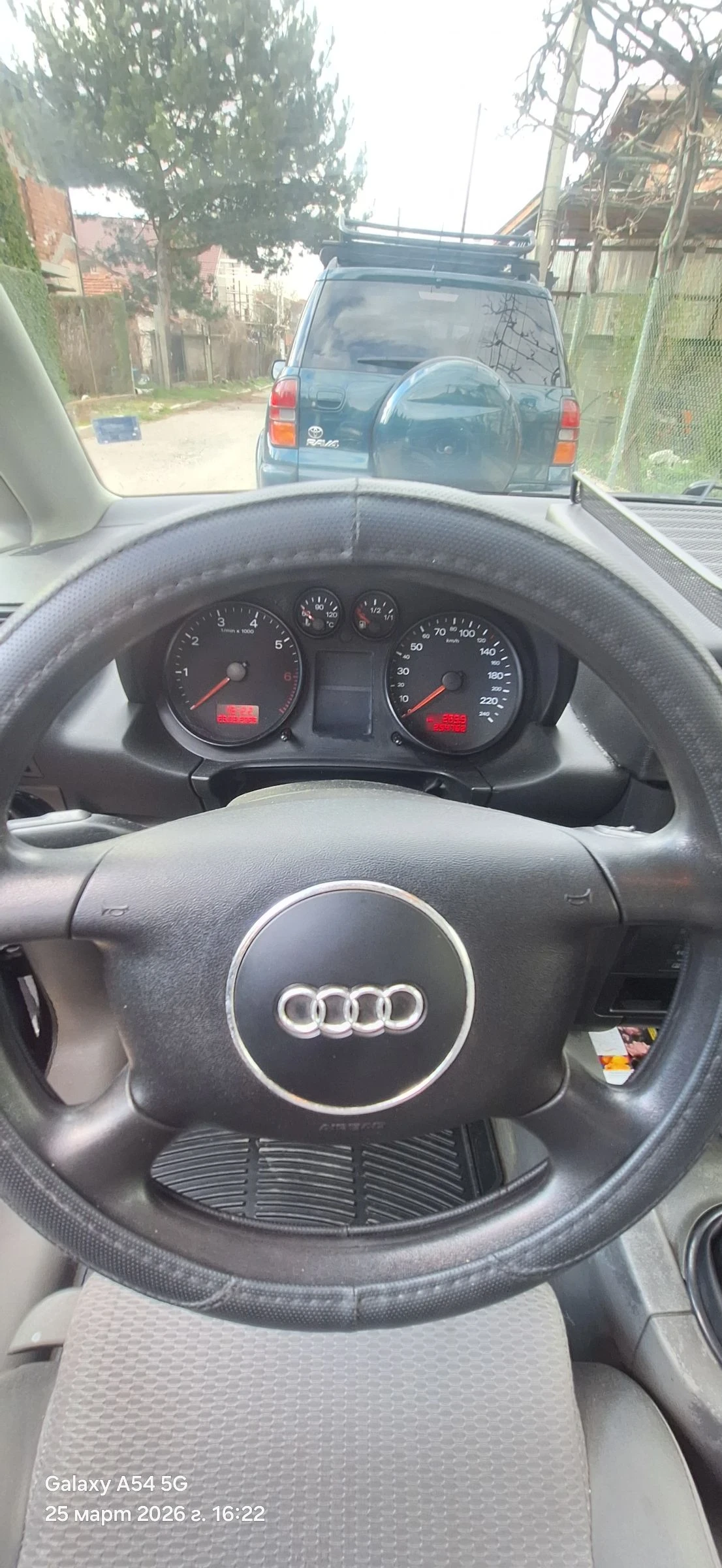 Audi A2 1.4 бензин, снимка 8 - Автомобили и джипове - 54086094