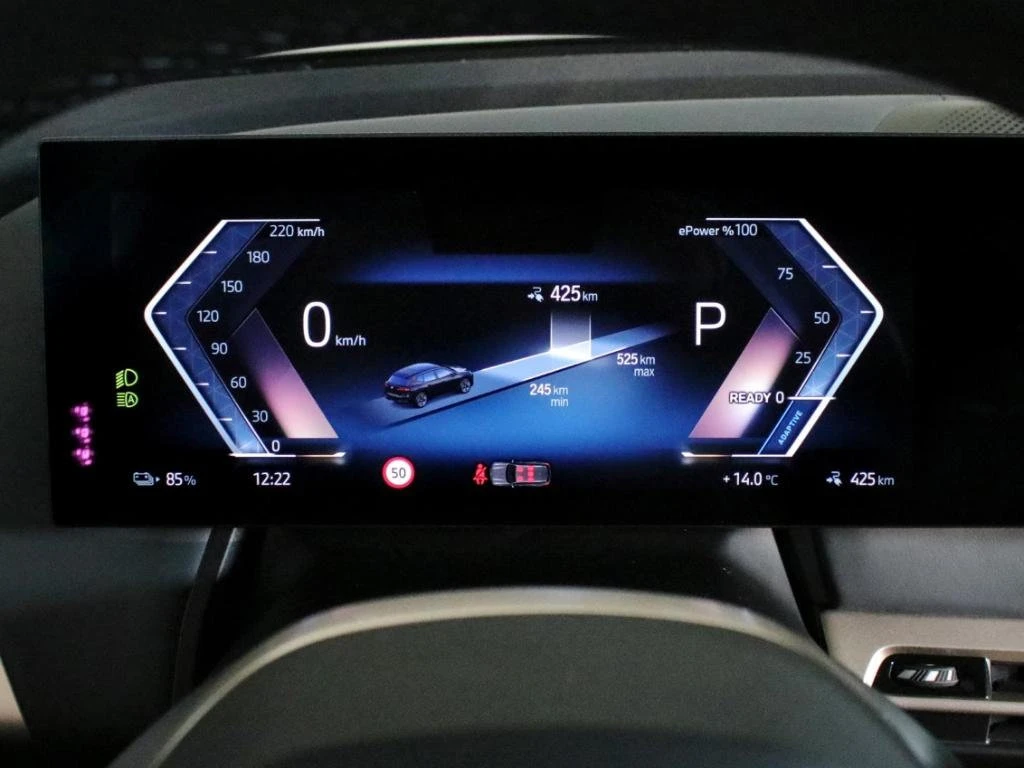 BMW iX xDRIVE-50/523HP/MSPORT/SKYLO/360/VACCUM/LASER/281z, снимка 12 - Автомобили и джипове - 54120228