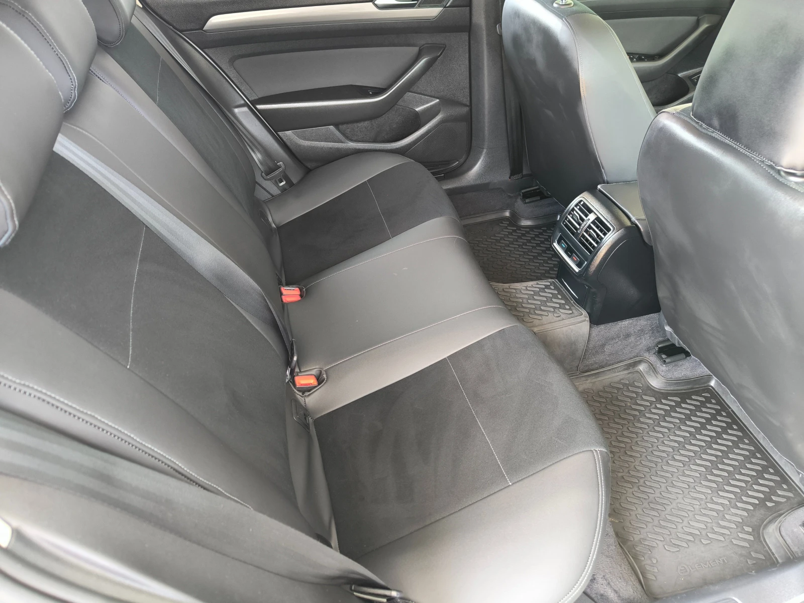 VW Passat 2, 0ТDi-150k.c.6ск.НАВИ, ЕВРО 6, снимка 12 - Автомобили и джипове - 54125550