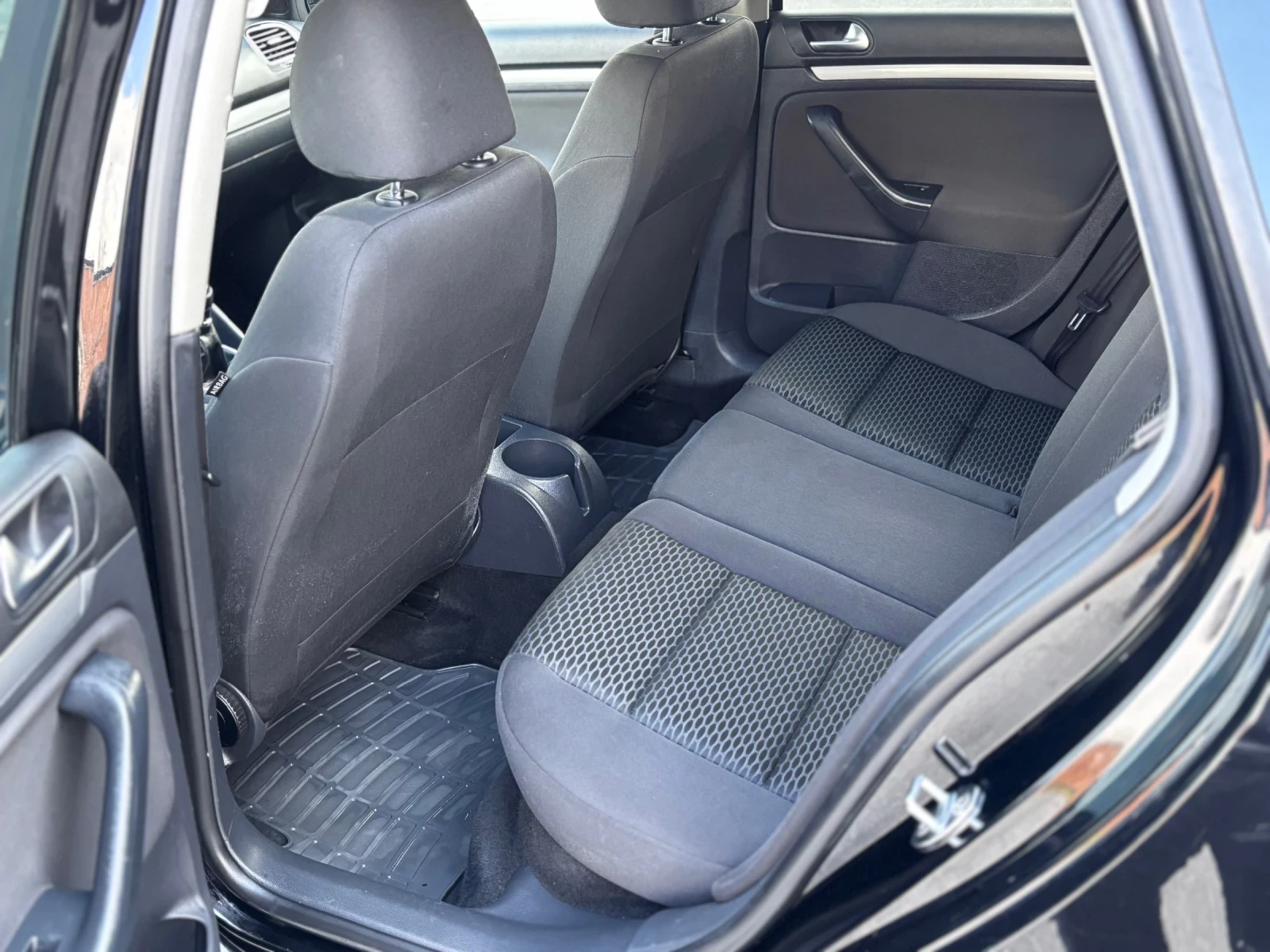 VW Golf 1.6TDI Euro5b, снимка 16 - Автомобили и джипове - 54167780