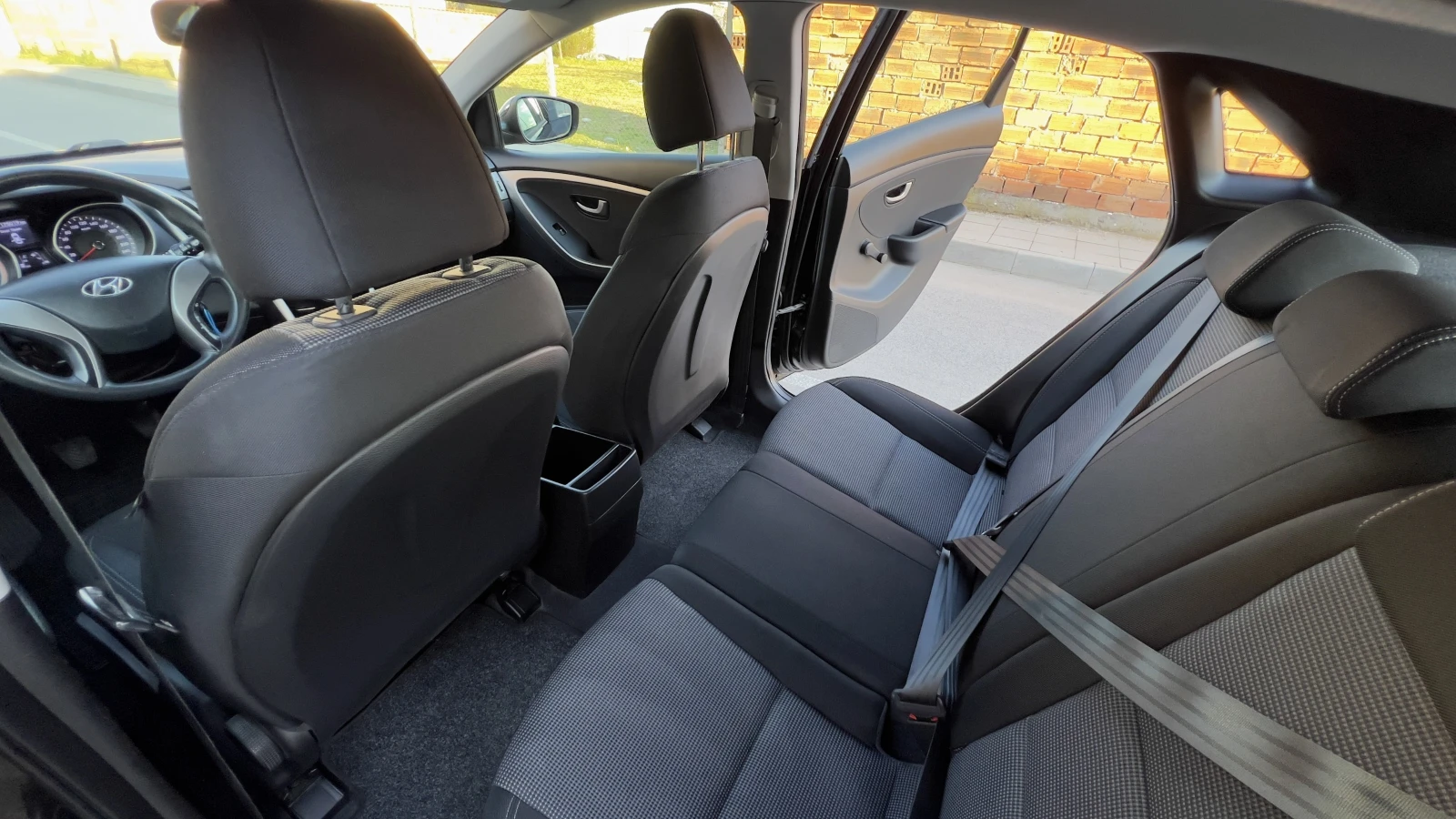 Hyundai I30 1.4i 2013г, снимка 12 - Автомобили и джипове - 54234775