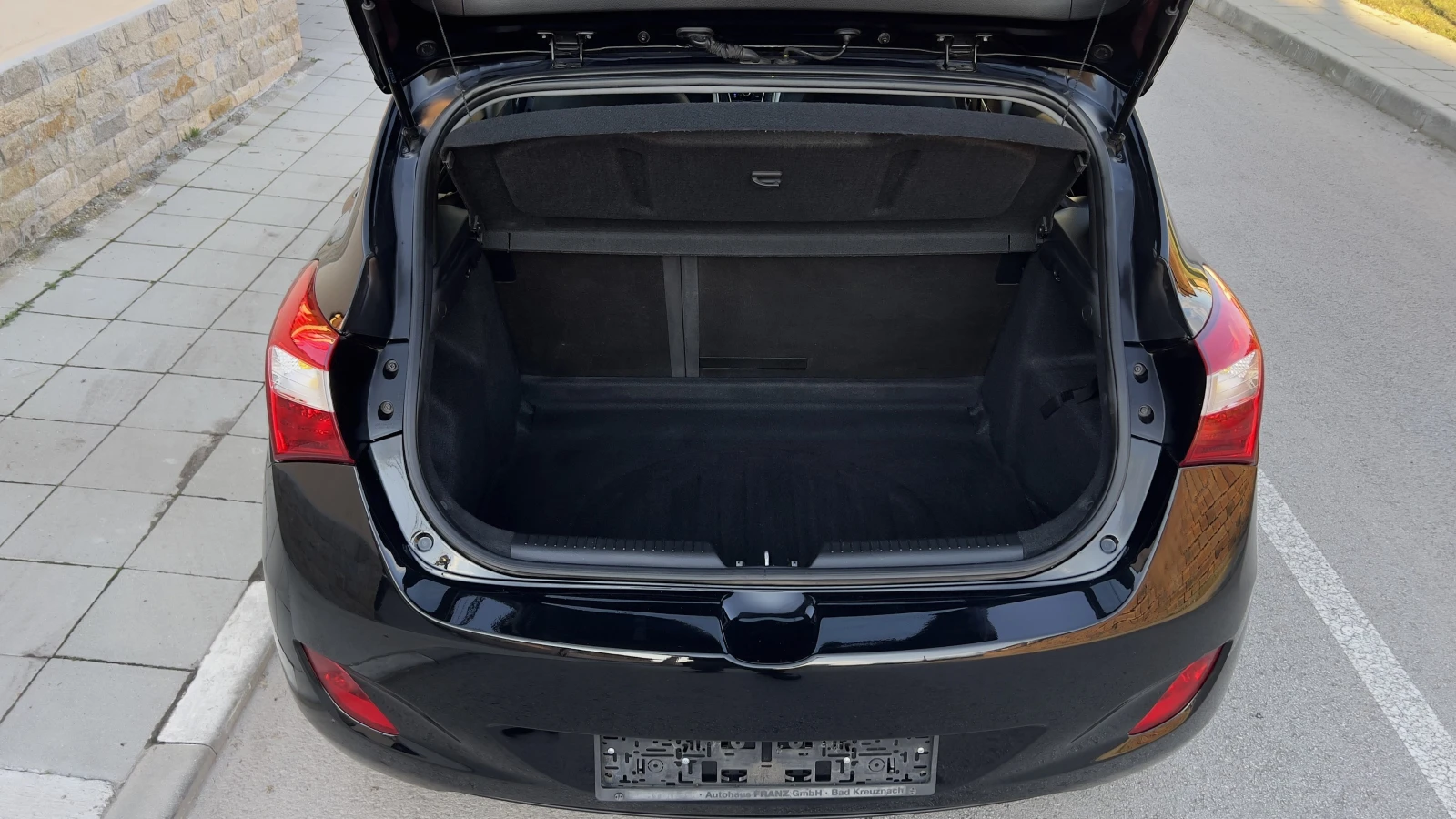 Hyundai I30 1.4i 2013г, снимка 16 - Автомобили и джипове - 54234775