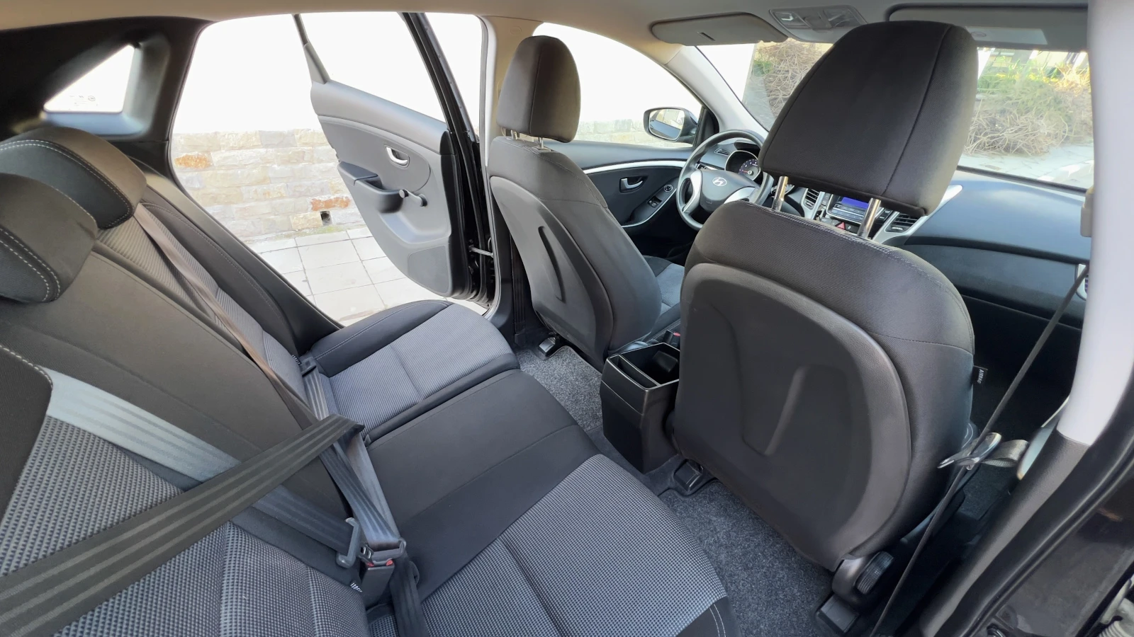 Hyundai I30 1.4i 2013г, снимка 11 - Автомобили и джипове - 54234775