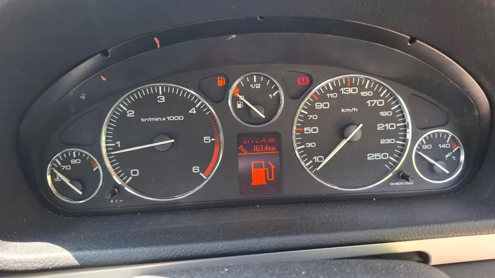 Peugeot 407 1.6HDI, снимка 6 - Автомобили и джипове - 54396184