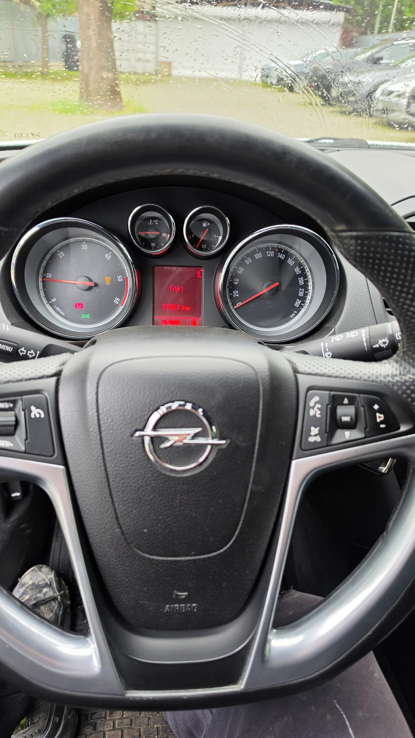 Opel Insignia 2.0 CDTI OPC Line сервизна история!!!, снимка 8 - Автомобили и джипове - 54477554