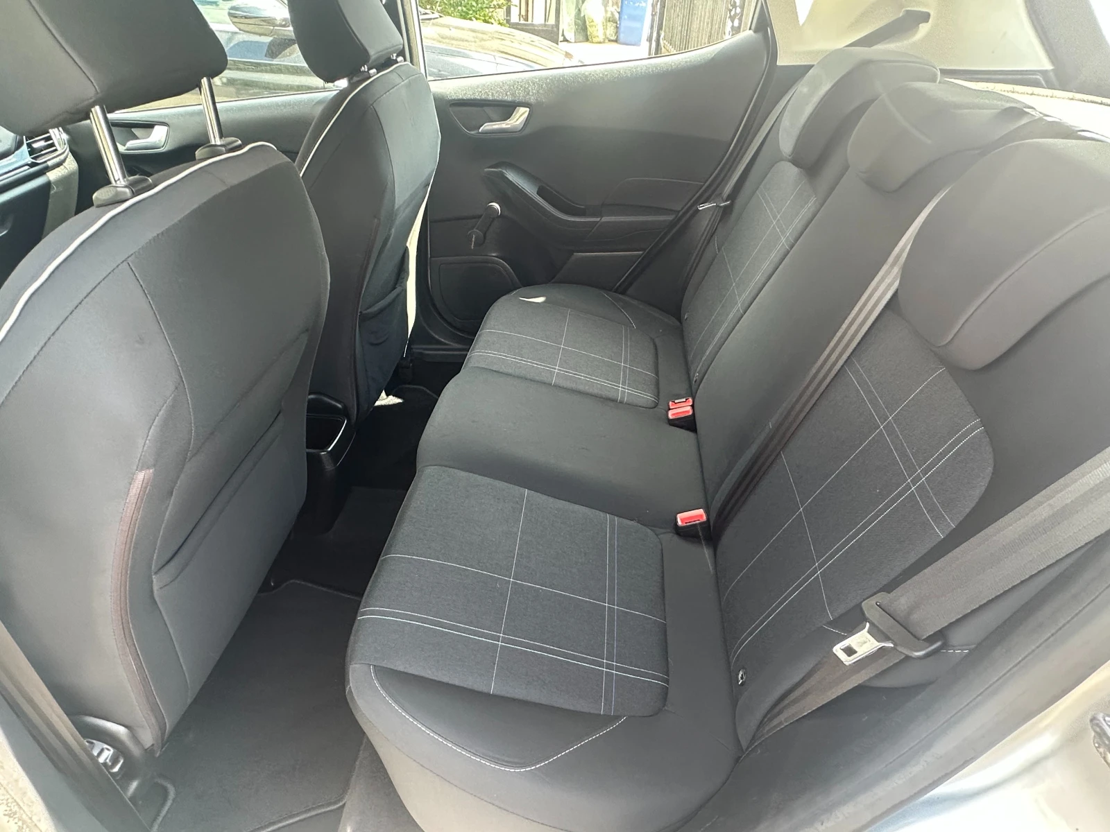 Ford Fiesta 1.5D-85k.s-180000km-PDC-EURO6B-2018g, снимка 11 - Автомобили и джипове - 54568986