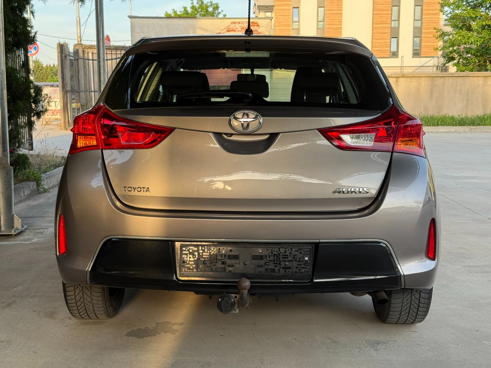 Toyota Auris 1.3 VVT-I, снимка 4 - Автомобили и джипове - 54677249