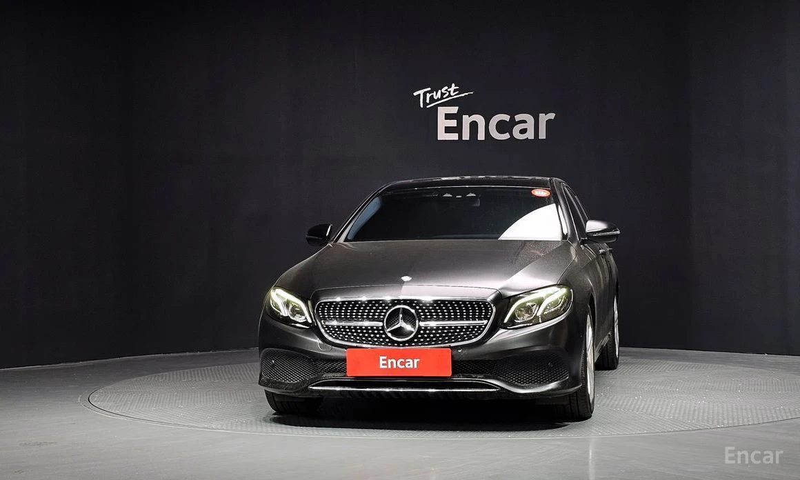 Mercedes-Benz E 220, снимка 3 - Автомобили и джипове - 54780126