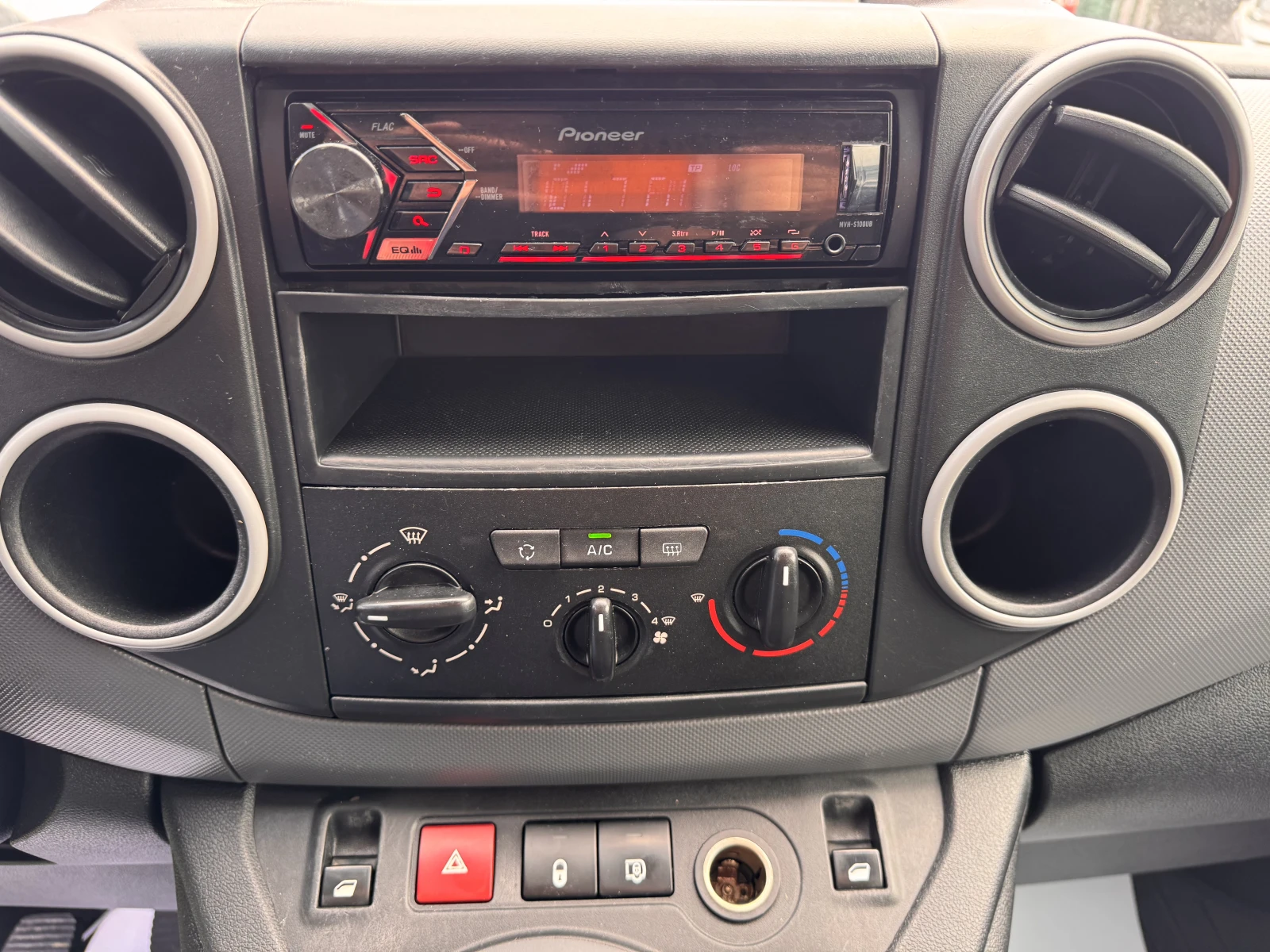 Citroen Berlingo VAN/1.6BlueHDi/75К.С./5МТ/N1, снимка 11 - Автомобили и джипове - 55142169