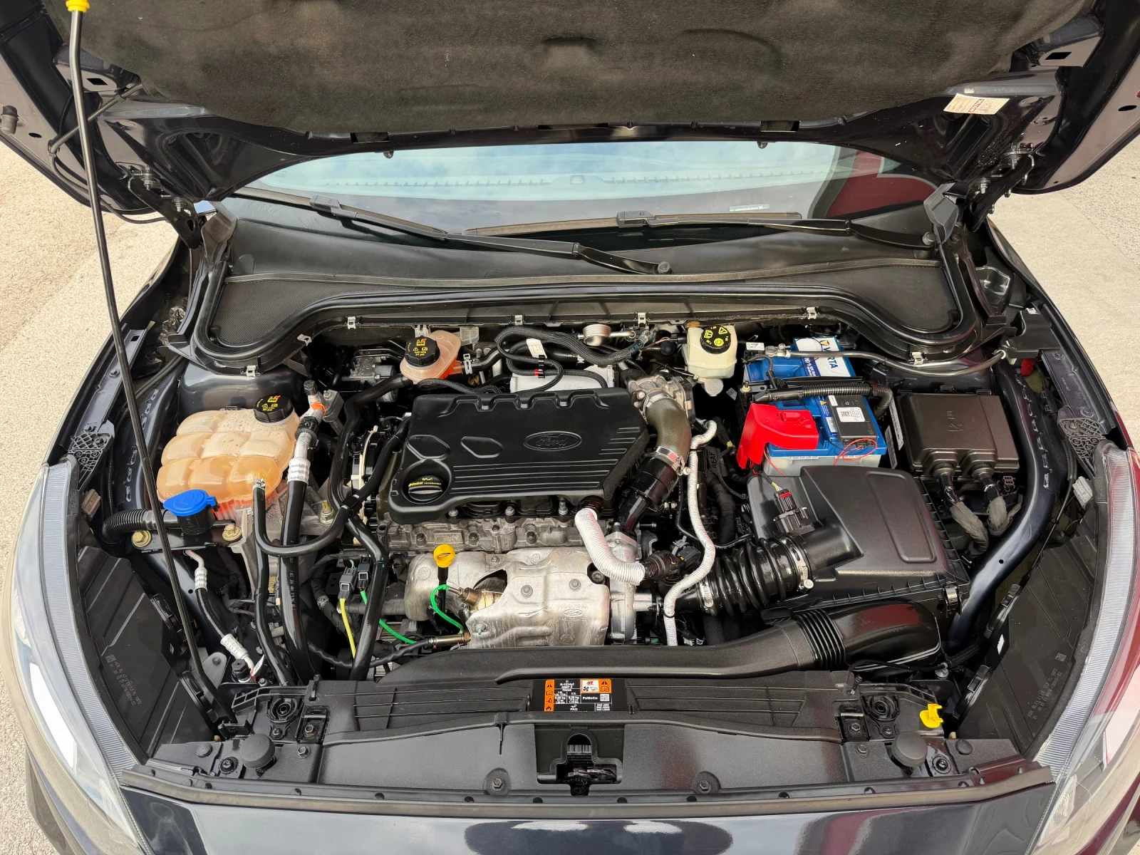 Ford Focus 1.5TDCI = ST LINE= /135 350KM/NAVI/ЛЕТИ ДЖ., снимка 9 - Автомобили и джипове - 55413892