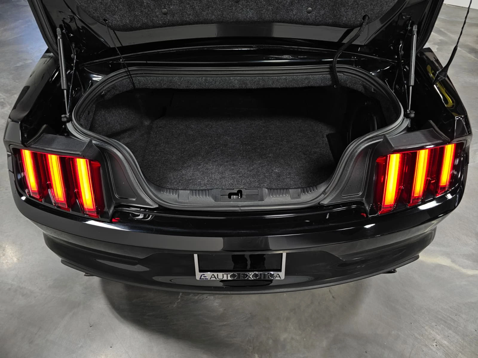 Ford Mustang GT Premium * ОБДУХВАНЕ * ОПЦИЯ ЗА ФИНАНСИРАНЕ , снимка 8 - Автомобили и джипове - 55989278