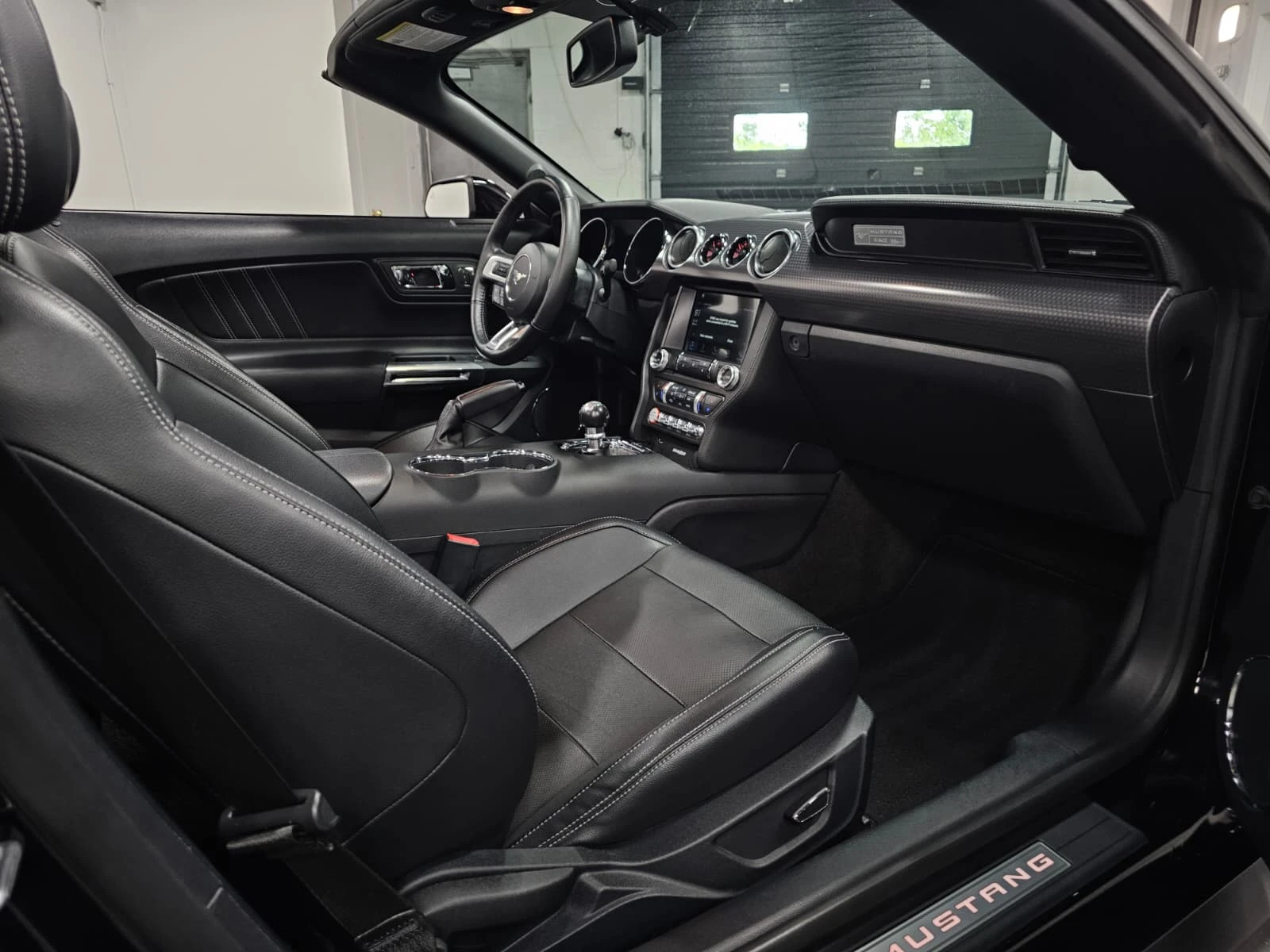 Ford Mustang GT Premium * ОБДУХВАНЕ * ОПЦИЯ ЗА ФИНАНСИРАНЕ , снимка 13 - Автомобили и джипове - 55989278