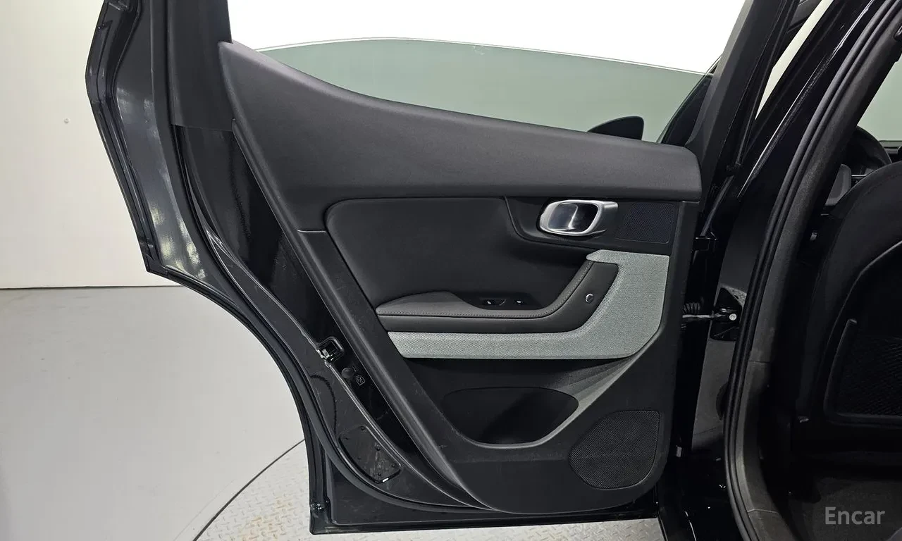 Polestar 2 Long Range/ДИСТРОНИК/360/ПОДГРЕВ ОТПРЕД И ОТЗАД, снимка 16 - Автомобили и джипове - 56239832