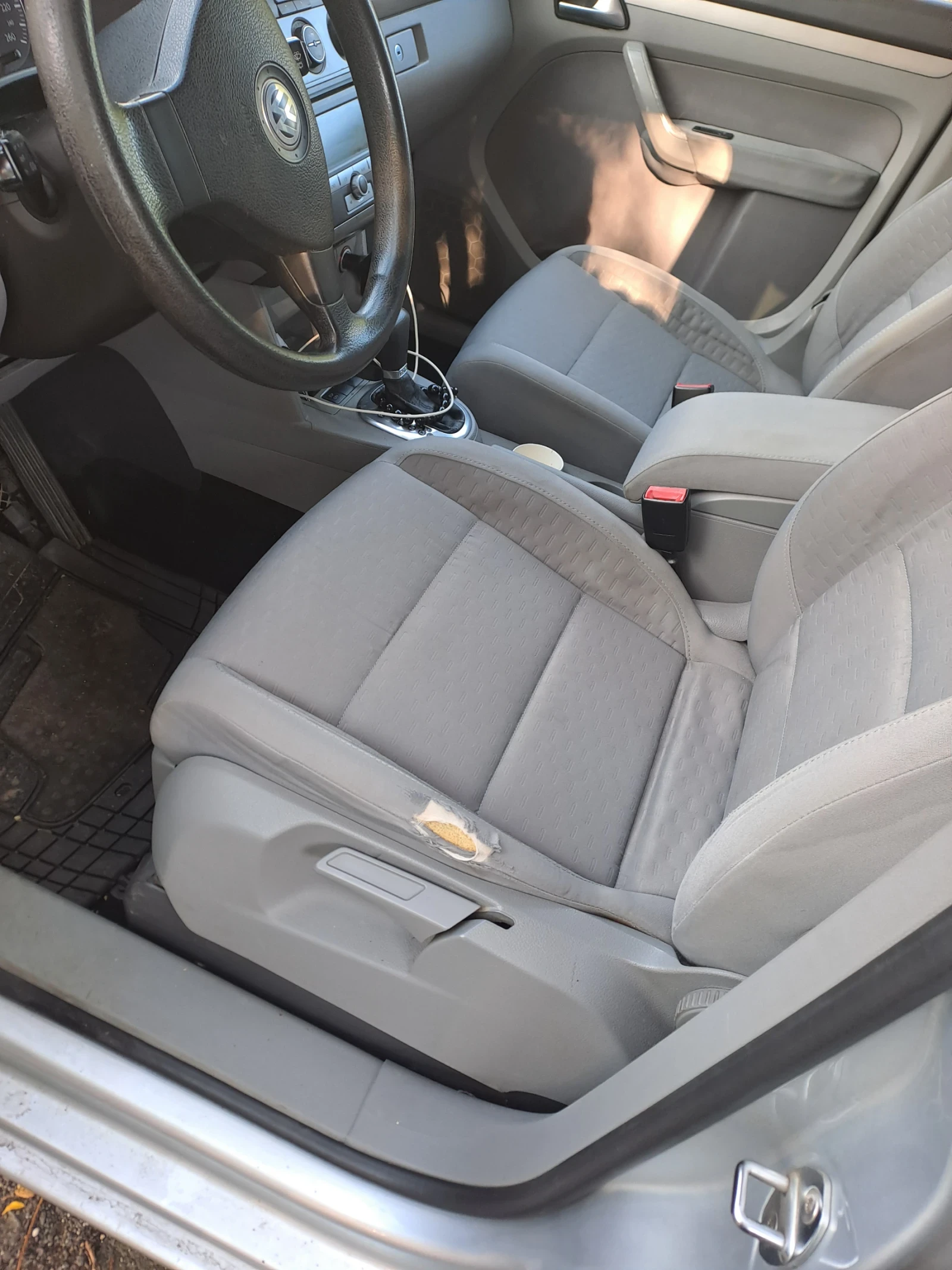 VW Touran, снимка 11 - Автомобили и джипове - 56747422