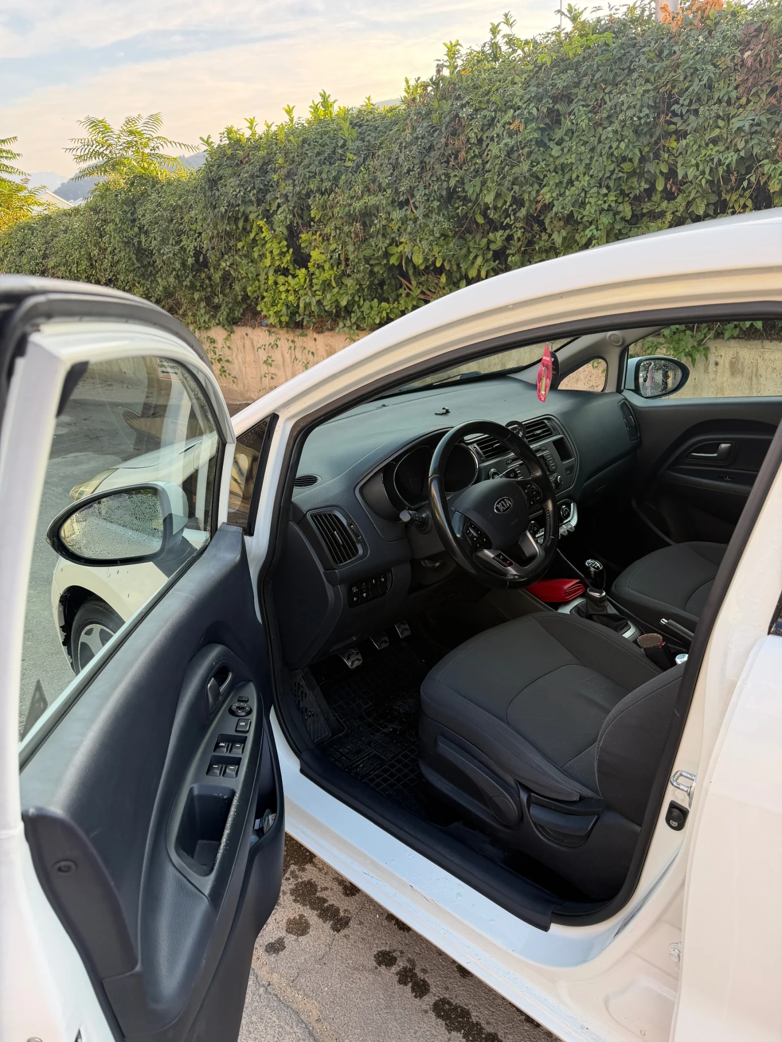 Kia Rio 1.1/75к.с, снимка 7 - Автомобили и джипове - 56748512