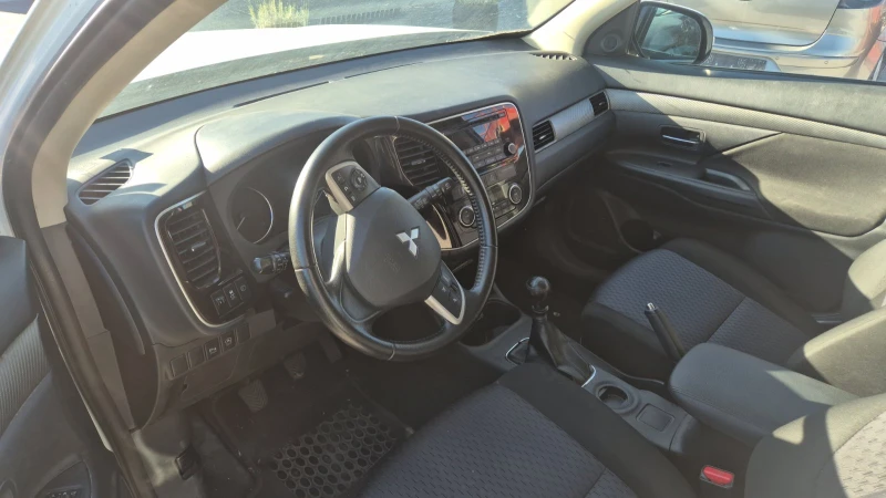 Mitsubishi Outlander 2.2DI-D 4x4, снимка 8 - Автомобили и джипове - 52935188