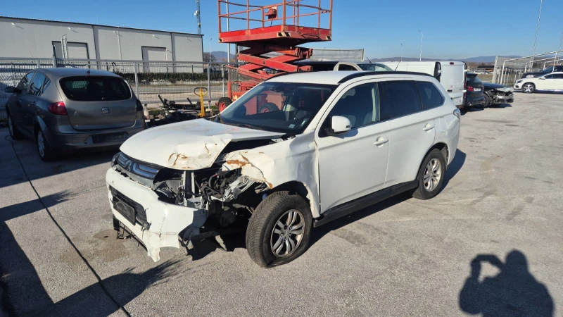 Mitsubishi Outlander 2.2DI-D 4x4, снимка 2 - Автомобили и джипове - 52935188