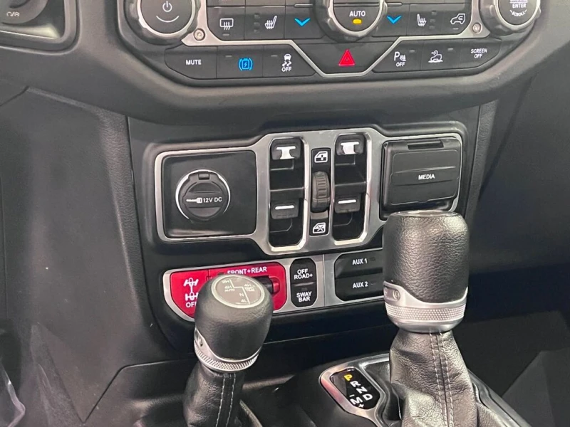 Jeep Wrangler RUBICON* 4xe* 2 сета джанти с гуми* Кожа* Подгрев*, снимка 12 - Автомобили и джипове - 53381736