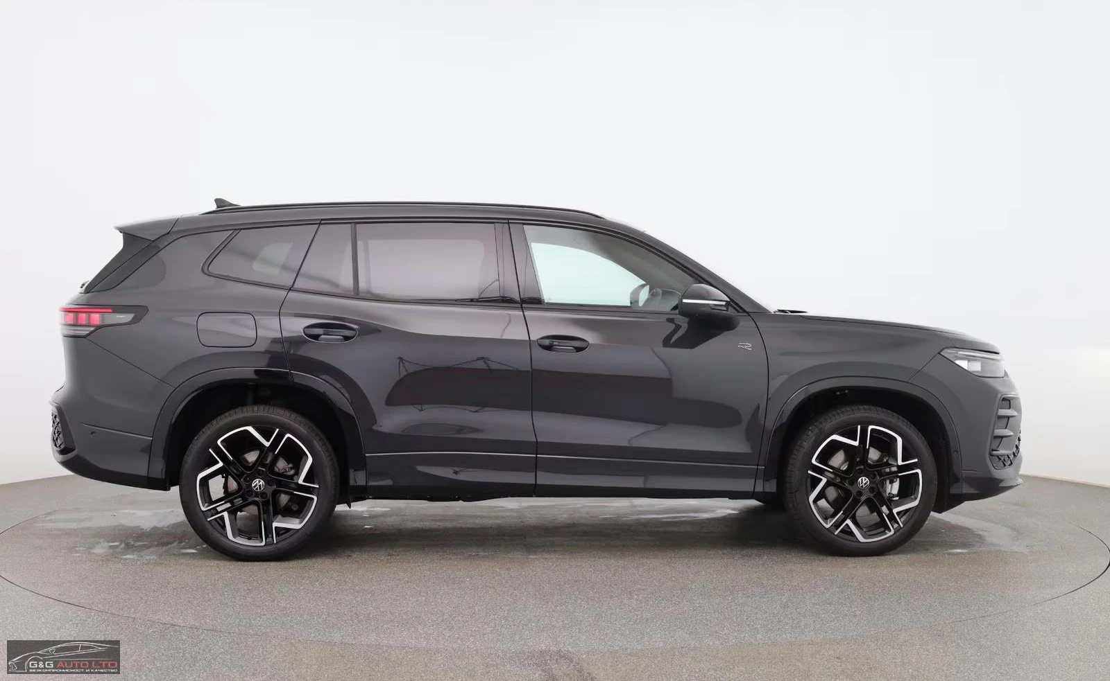 VW Tayron НОВ!1.5/150HP/R-LINE/PANO/DSG/H&K/CAM/BLACK/363v - изображение 5
