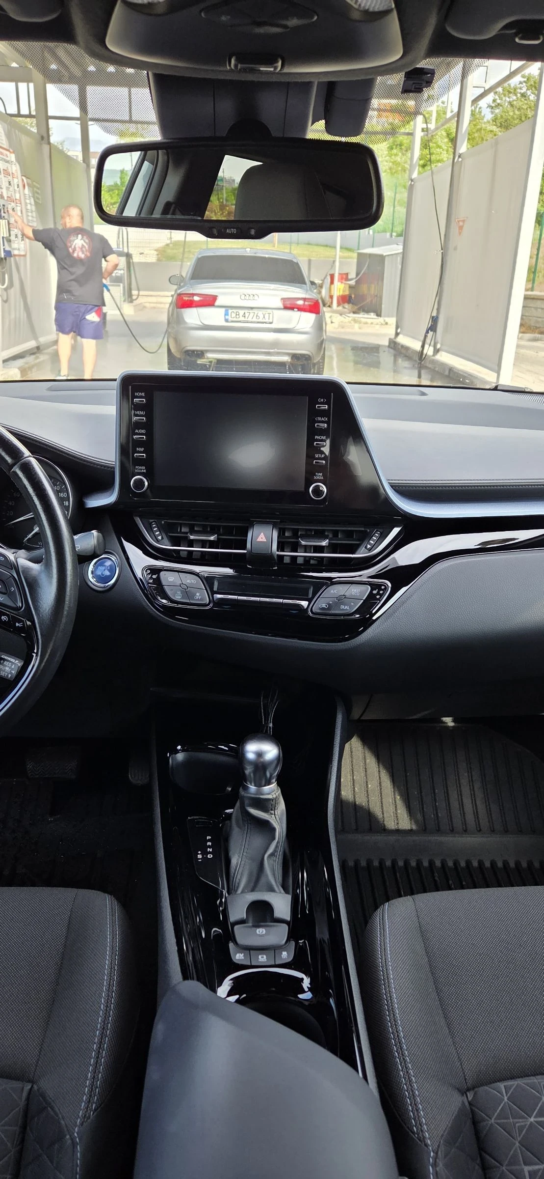 Toyota C-HR 2.0h 184 k.c - изображение 9