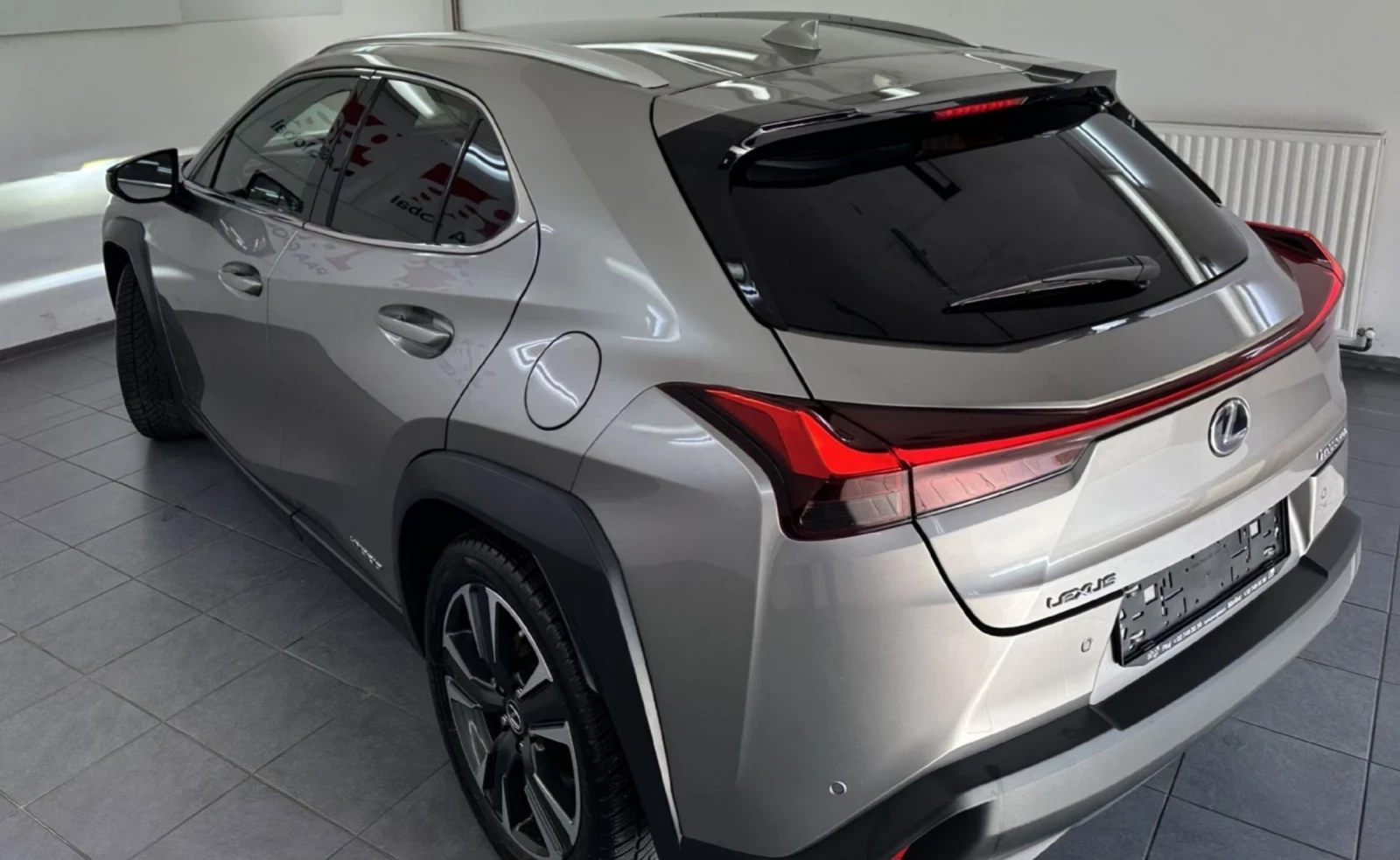 Lexus UX 250h  Limited Edition Hybrid - изображение 5