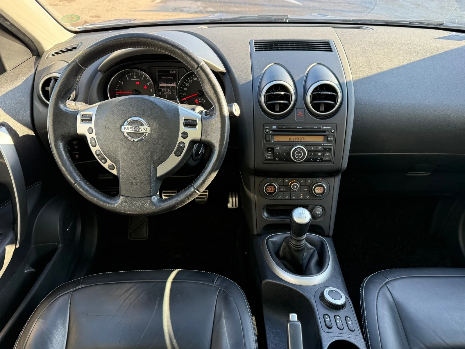 Nissan Qashqai 2.0i 6ск 4х4 SWISS  - изображение 9