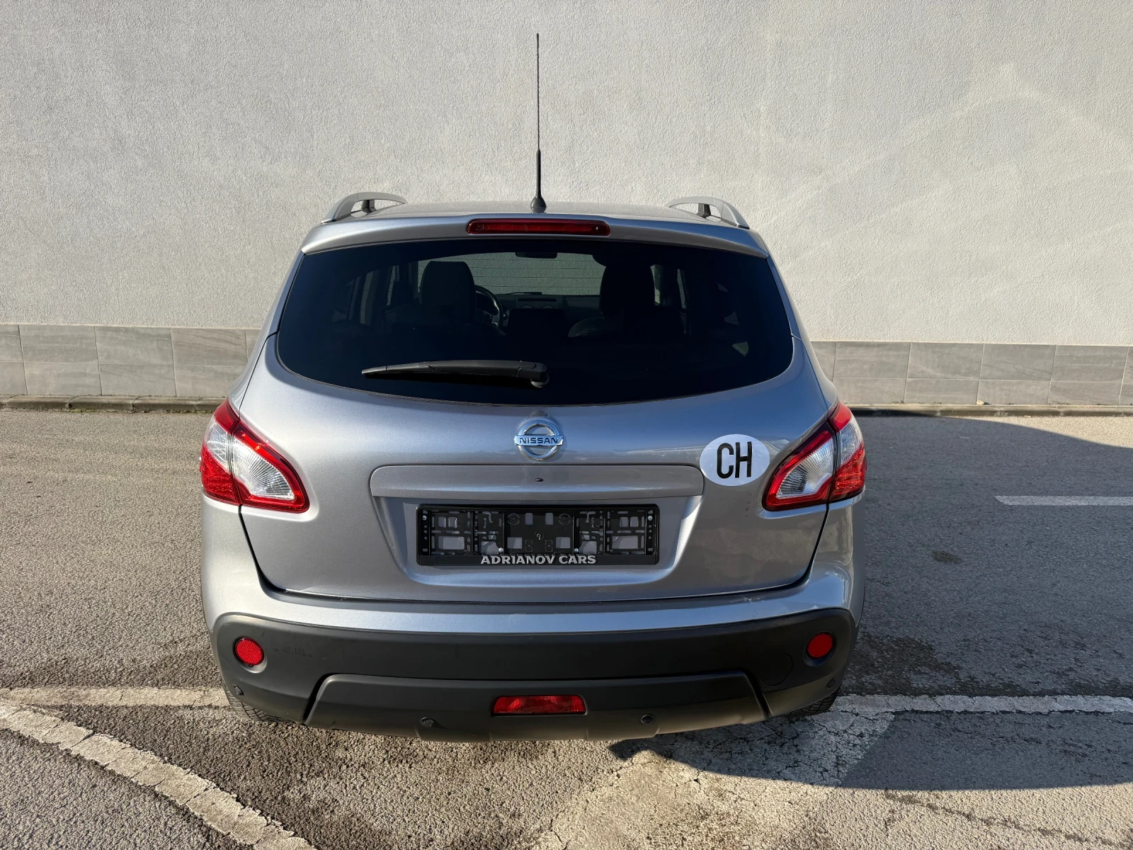Nissan Qashqai 2.0i 6ск 4х4 SWISS  - изображение 8