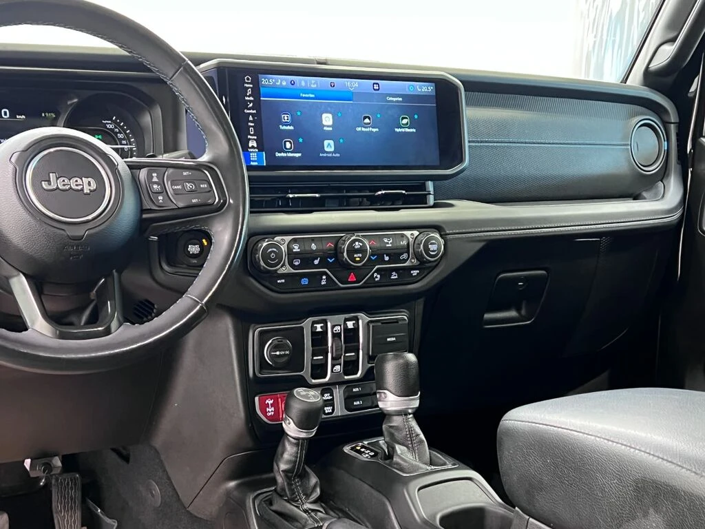 Jeep Wrangler RUBICON* 4xe* 2 сета джанти с гуми* Кожа* Подгрев* - изображение 10