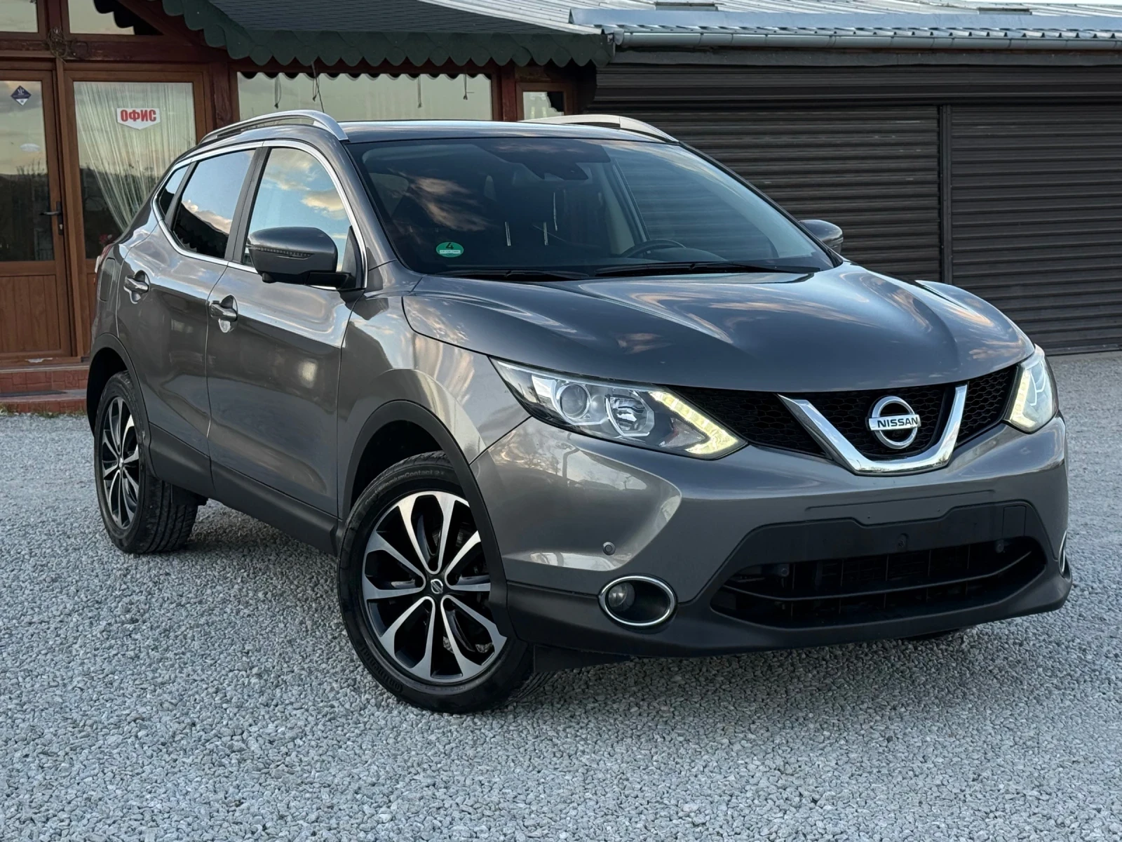 Nissan Qashqai 1.5DCi 360 PANO, снимка 4 - Автомобили и джипове - 54300958