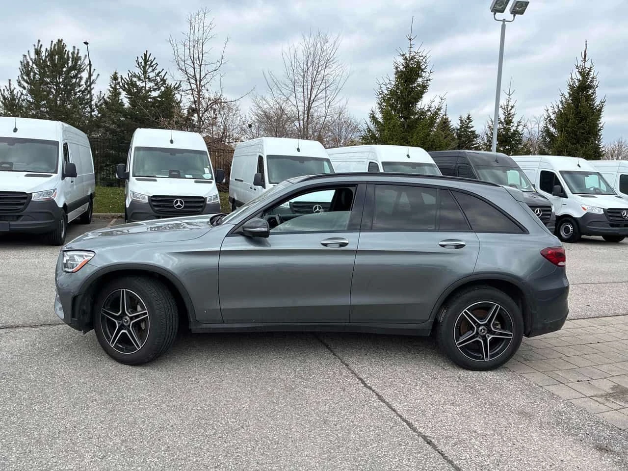 Mercedes-Benz GLC 300 /ПАНОРАМА/360/ПРЕДСТАВИТЕЛСТВО НА MERCEDES, снимка 3 - Автомобили и джипове - 54307430